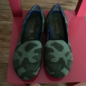 Rothy’s girls camo size 4 womens 5/5.5 EUC
